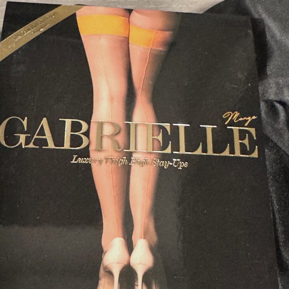 HONEY BIRDETTE GABRIELLE MANGO STOCKINGS (RETAIL $45)